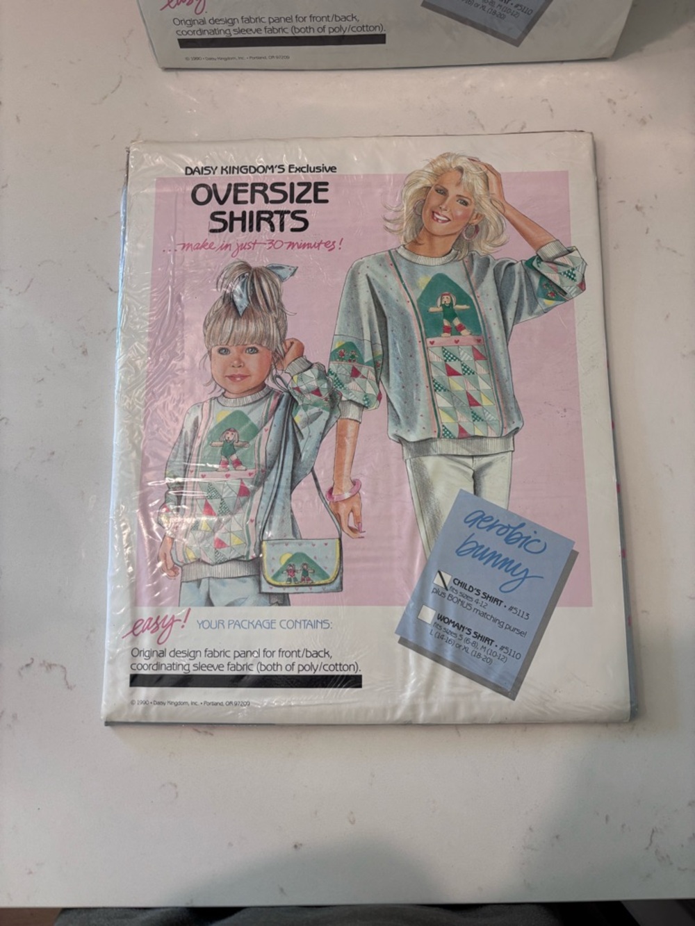 Daisy kingdoms exclusive Oversize Shirts Sewing kits. Aerobic Bunny Graphic 2pc